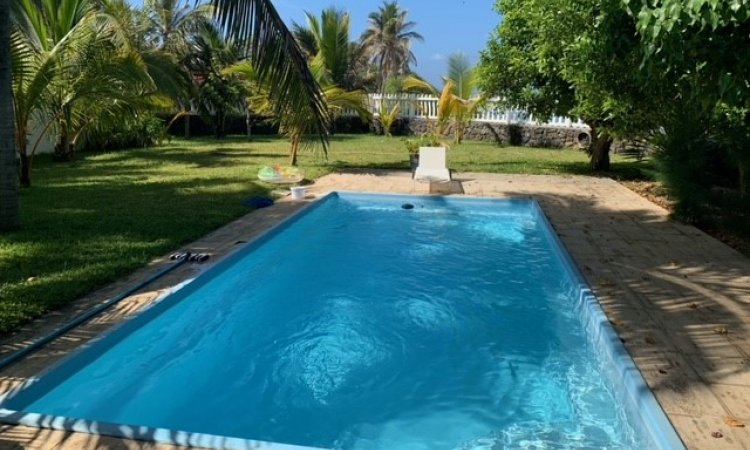 PISCINADOM entretien de piscine à Saint Gilles